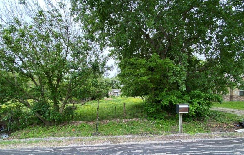 7810 Garner Road - Photo 1