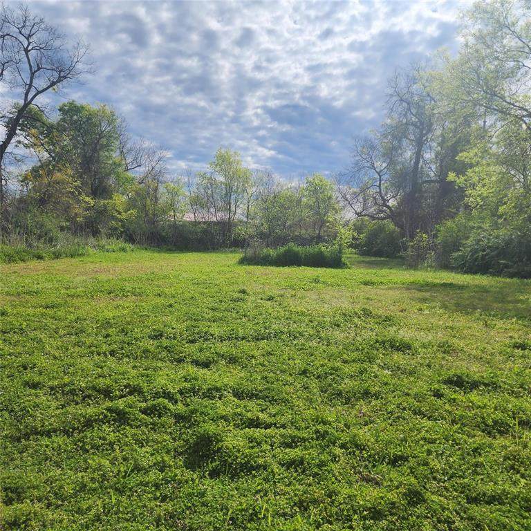 2927 Wellington Street - Photo 1