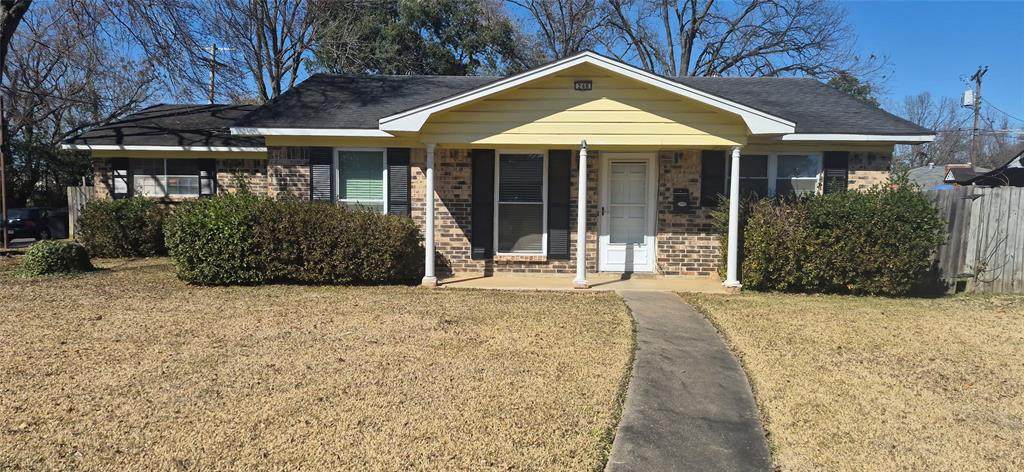 248 India Drive - Photo 1