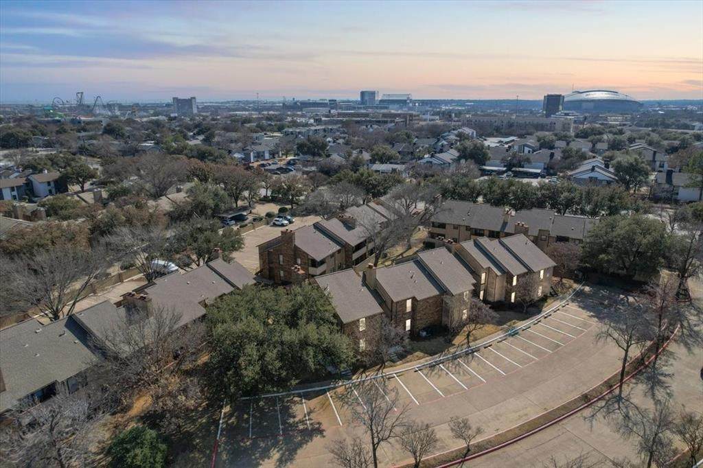 1909 Cloisters Drive - Photo 1