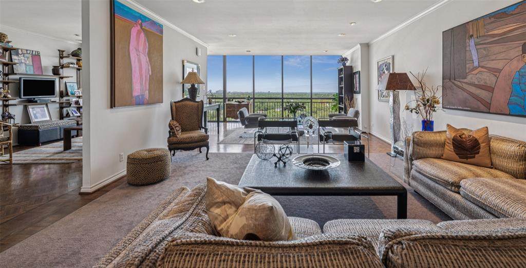 6335 Northwest Highway - Photo 1