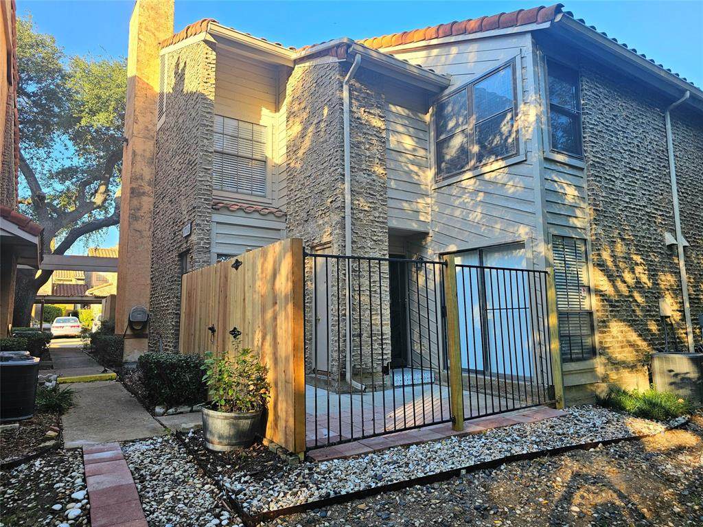 871 Dublin Drive - Photo 1