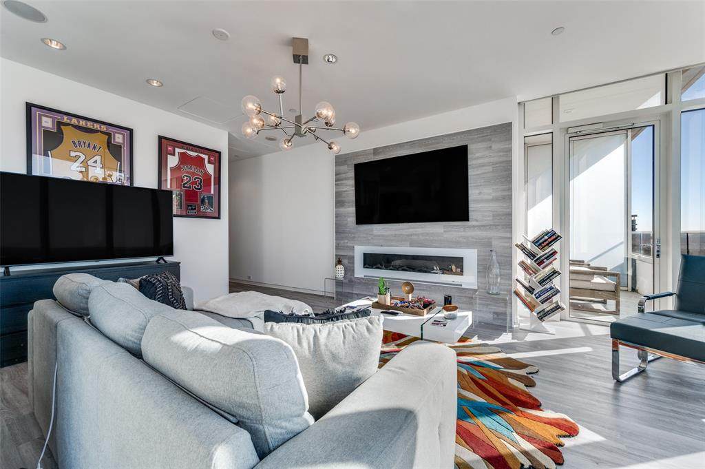 2430 Victory Park Lane - Photo 1