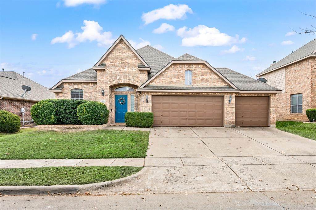 833 Hemlock Trail - Photo 1