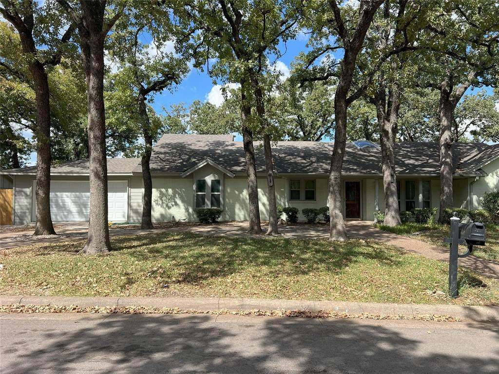 208 Shelmar Drive - Photo 1