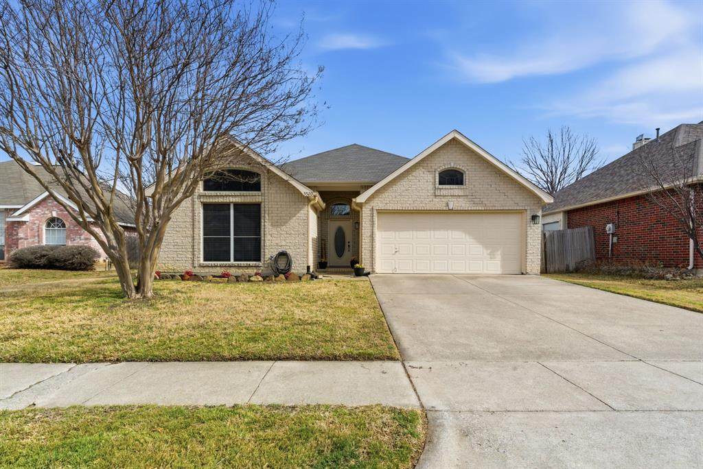 5520 Tularosa Drive - Photo 1