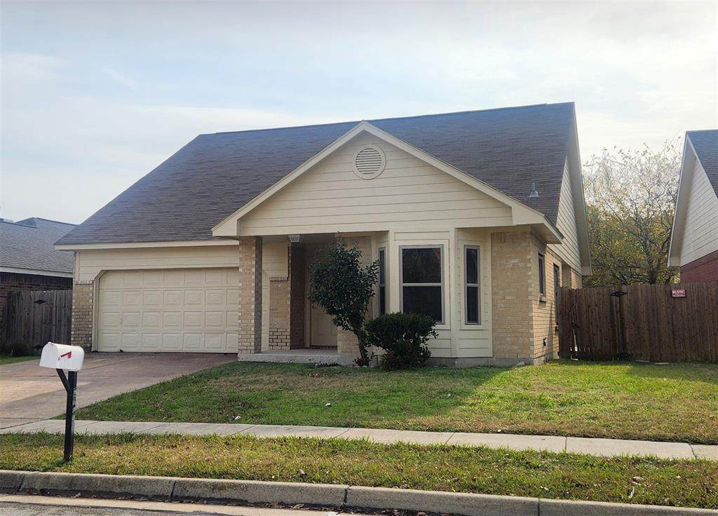 802 Headwater Drive - Photo 1