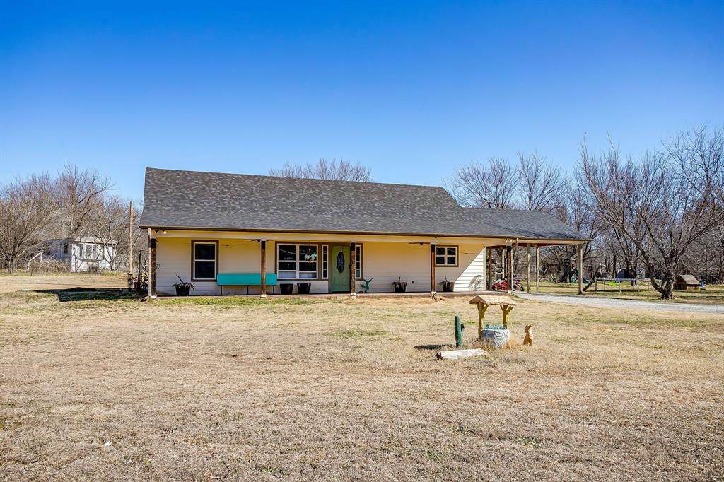 301 Willow Circle - Photo 1