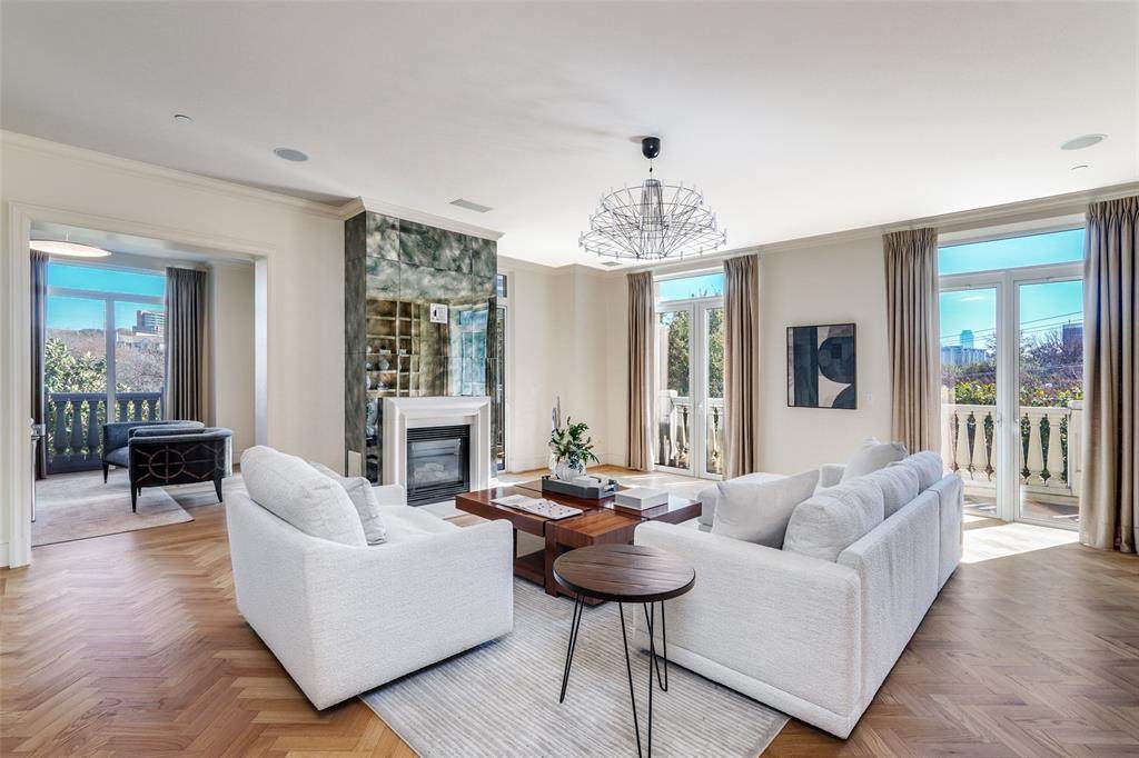 3505 Turtle Creek Boulevard - Photo 1