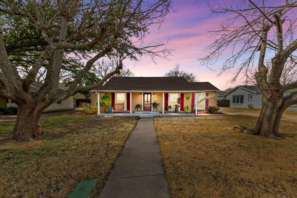 502 Bellevue Drive - Photo 1