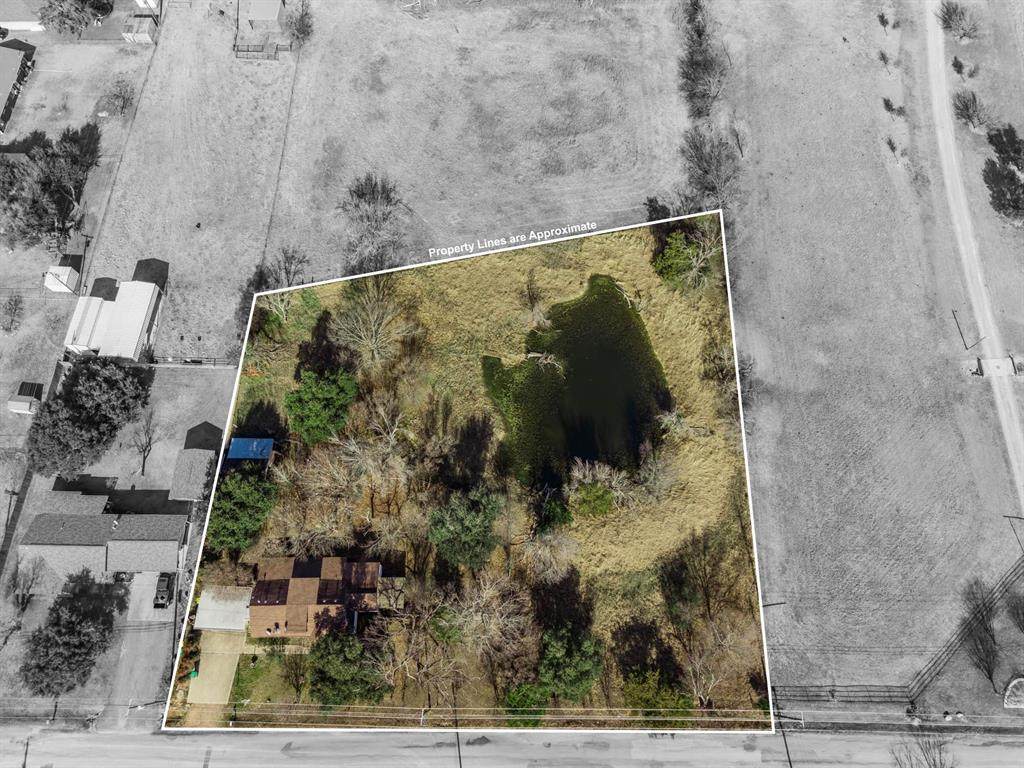 404 Newland Drive - Photo 1