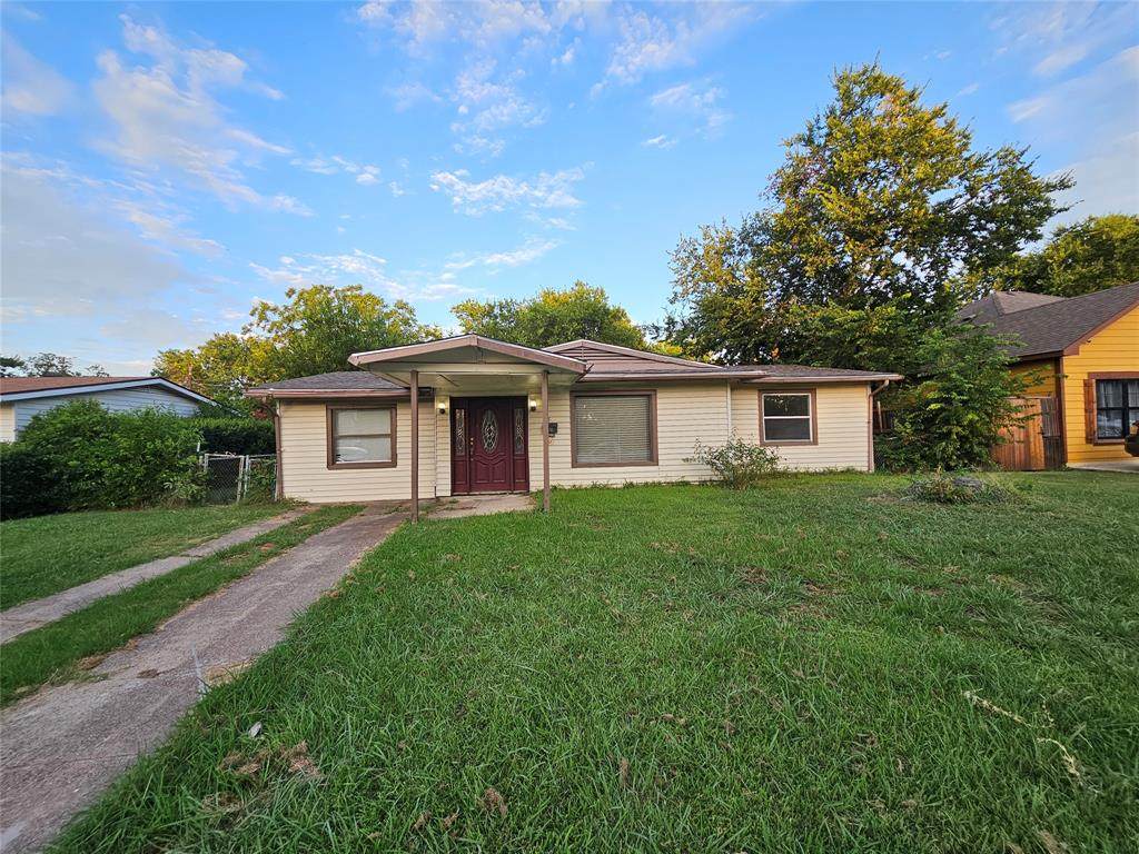 118 Fielding Drive - Photo 1
