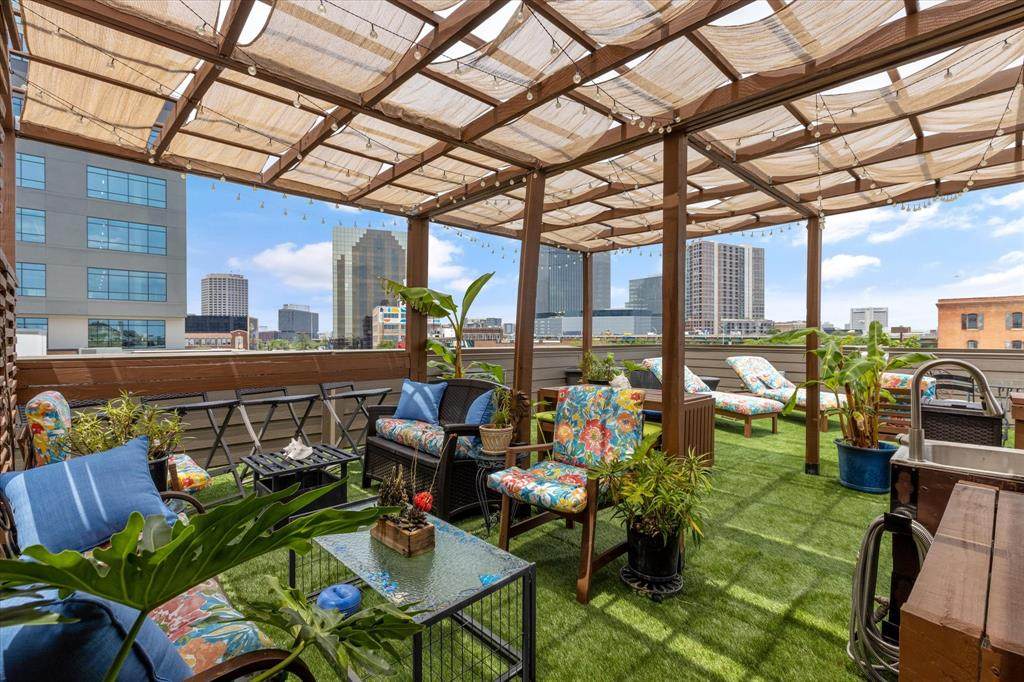 2123 Albany Street - Photo 1