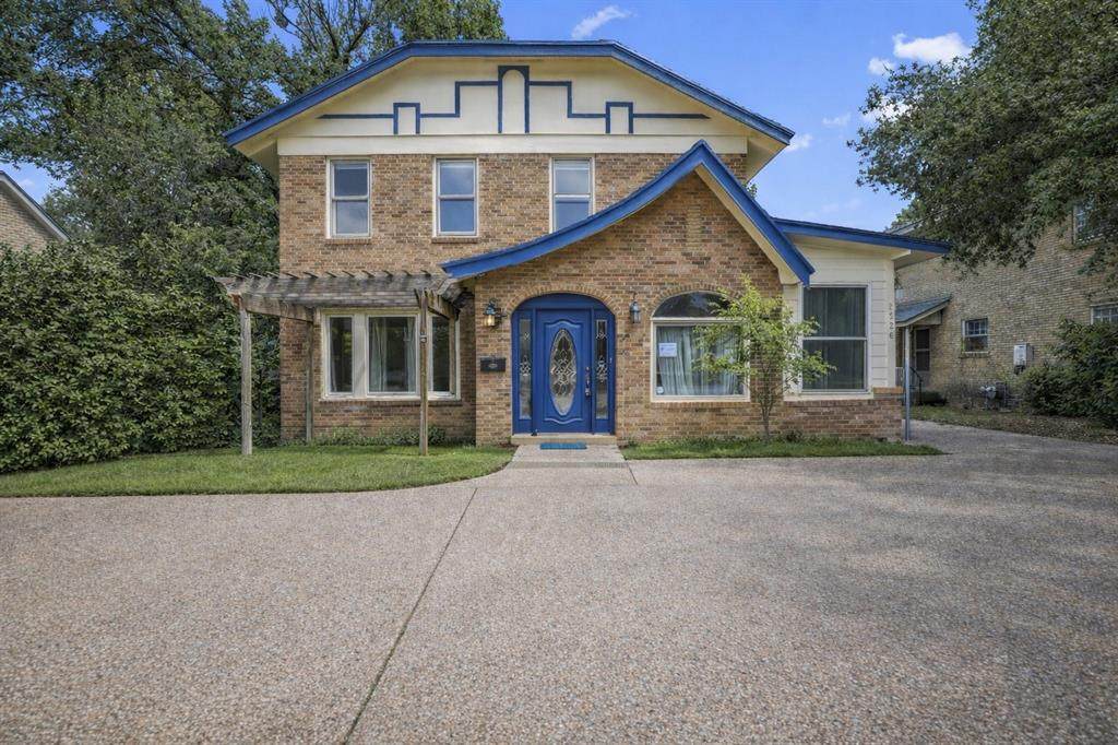 2625 University Drive - Photo 1