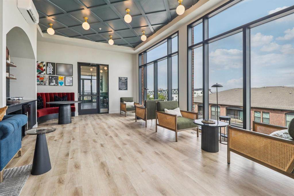 405 Ewing Avenue - Photo 1
