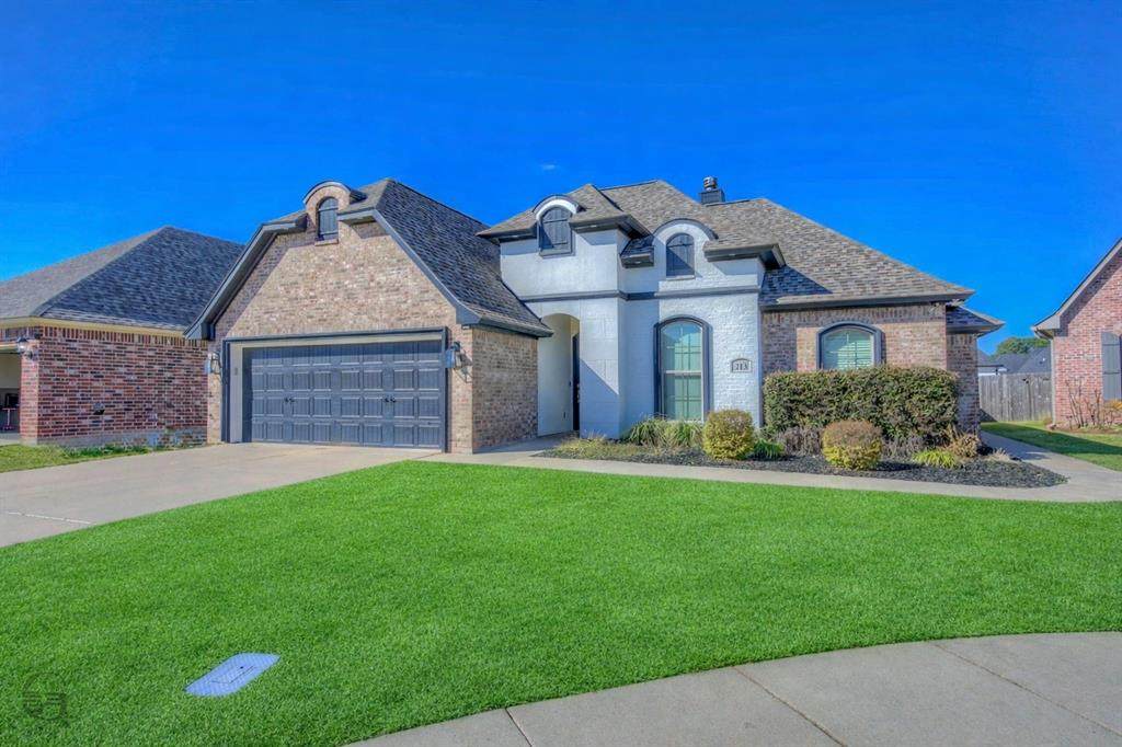 213 Roanoke Circle - Photo 1