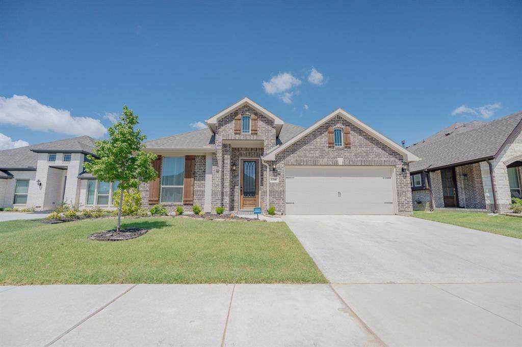 8508 White Rock Lane - Photo 1