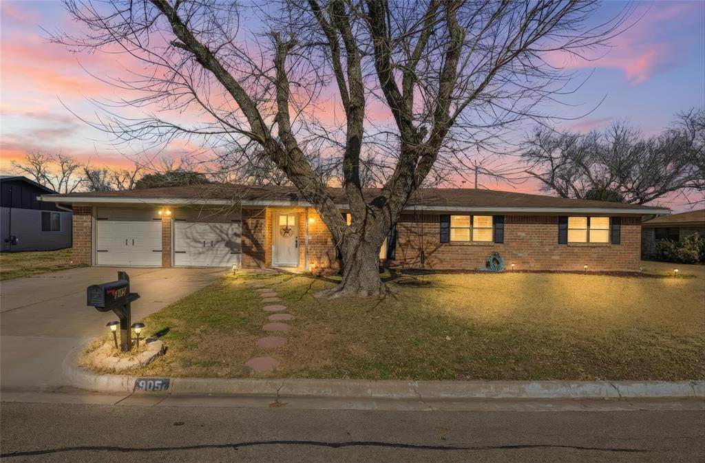 905 Elizabeth Drive - Photo 1