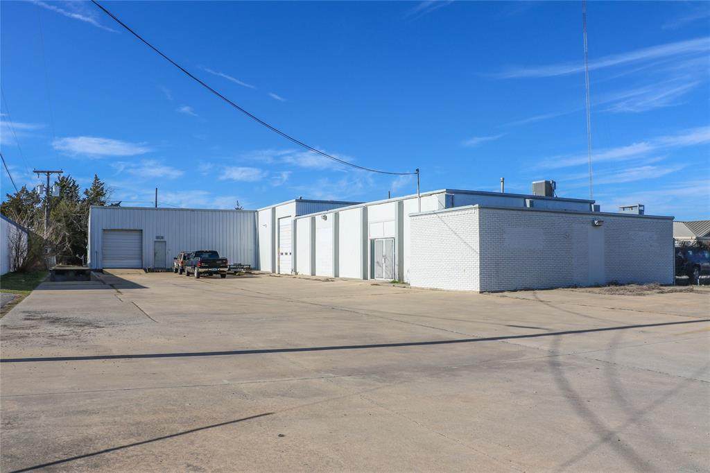 3910 Frisco - Photo 1