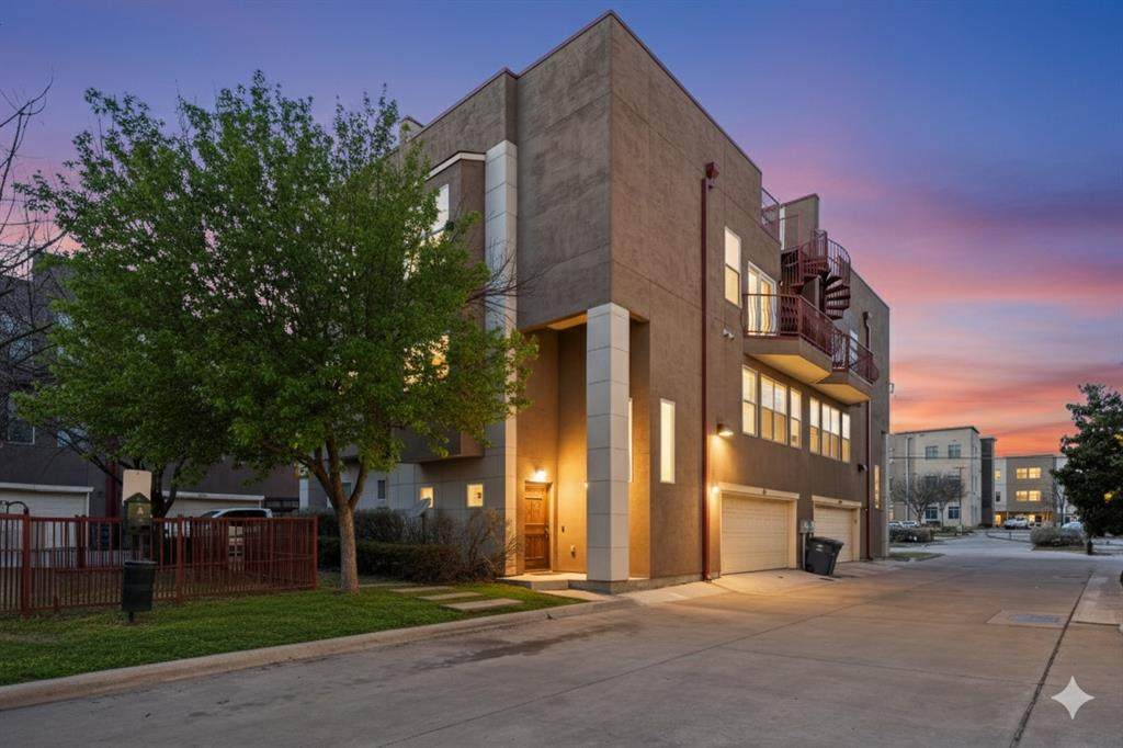 1511 Bluff Ridge Way - Photo 1