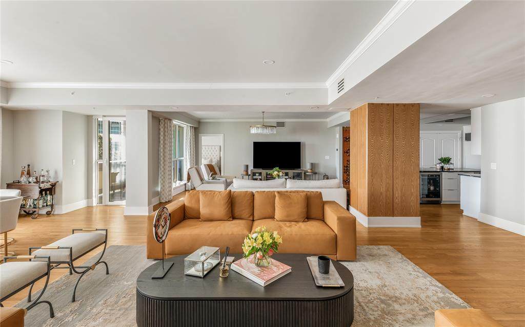 3401 Lee Parkway - Photo 1