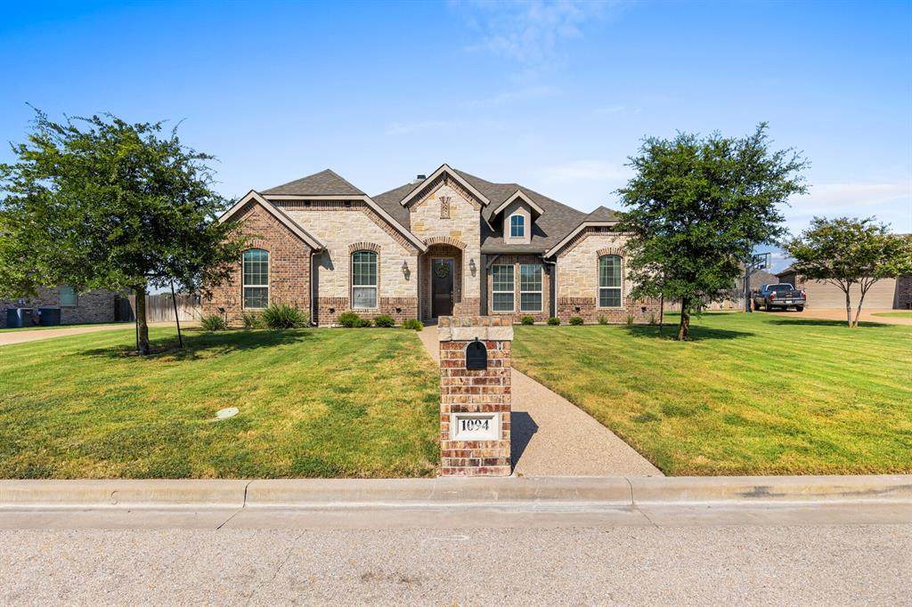 1094 Hesselridge Drive - Photo 1