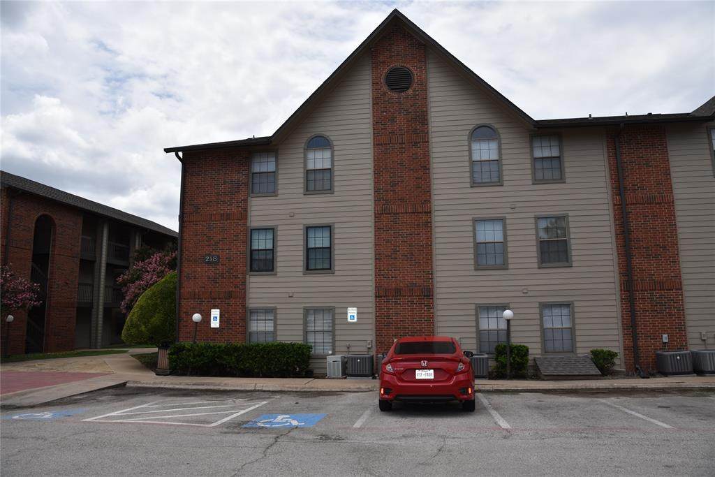 218 Texas Boulevard - Photo 1