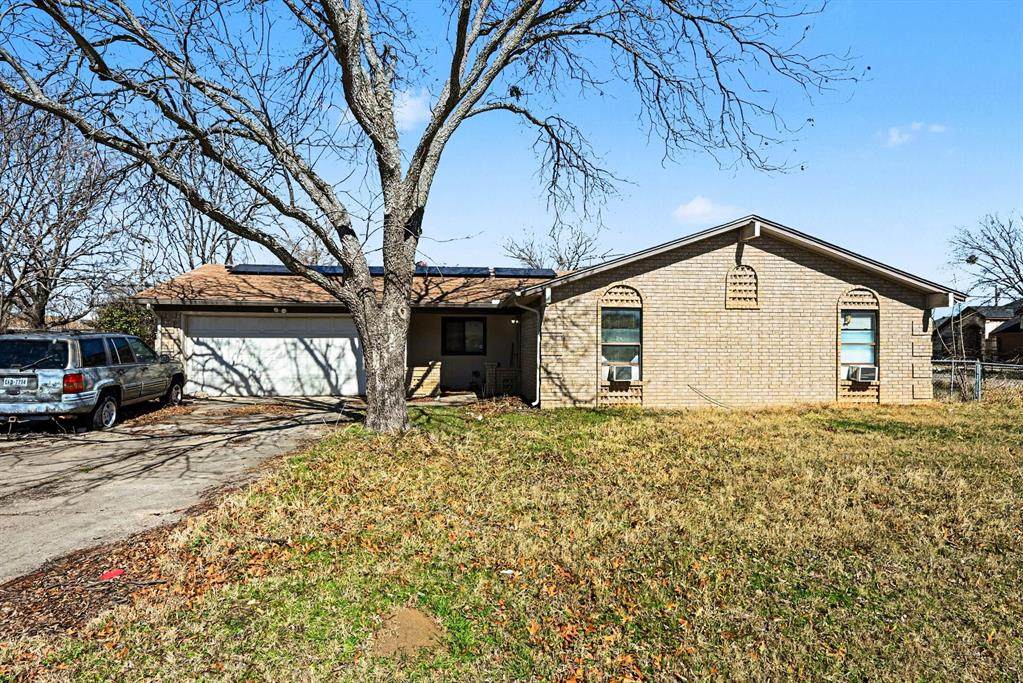 1732 Tanglewood Drive - Photo 1