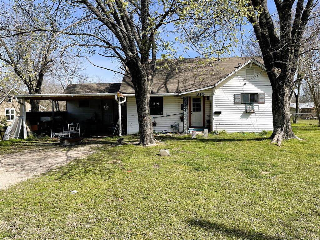 315 11th Avenue - Photo 1