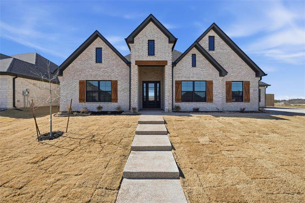 2125 Bond - Photo 1