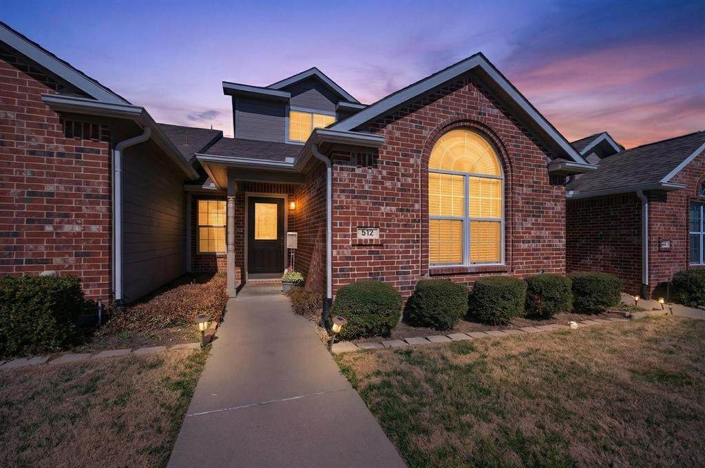 512 Oakridge Drive - Photo 1
