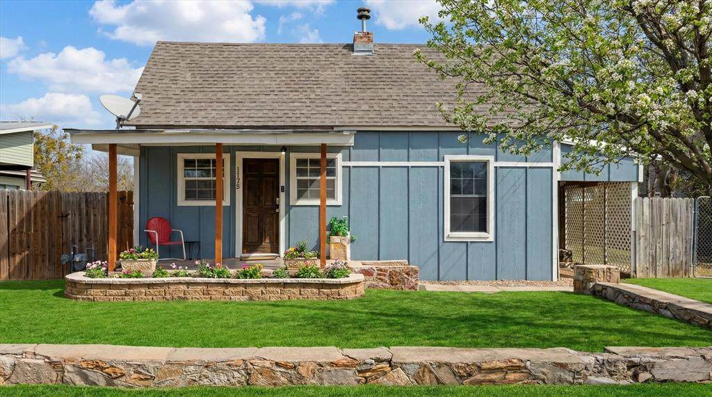 1175 Paddock Street - Photo 1