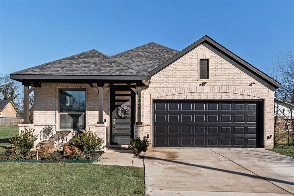 404 Rochester Street - Photo 1