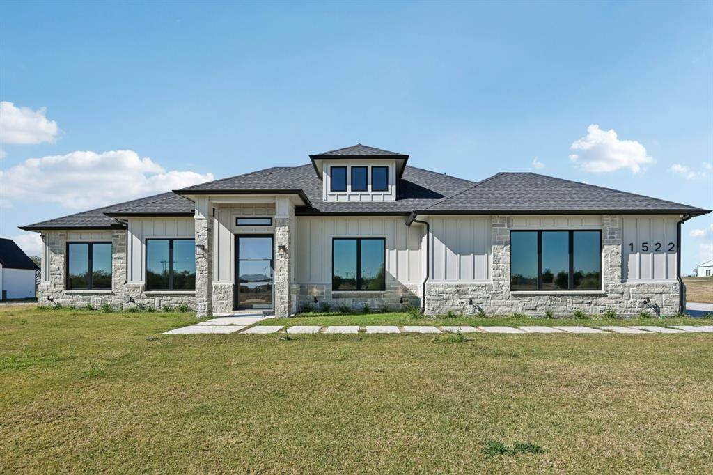 1522 Carter Drive - Photo 1