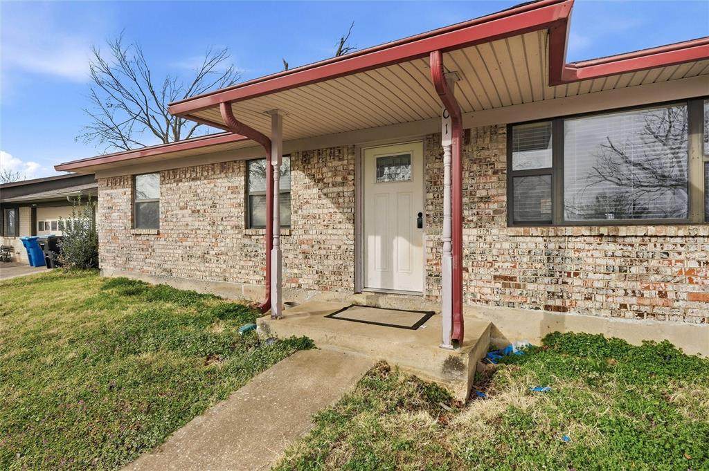 201 Ross Avenue - Photo 1