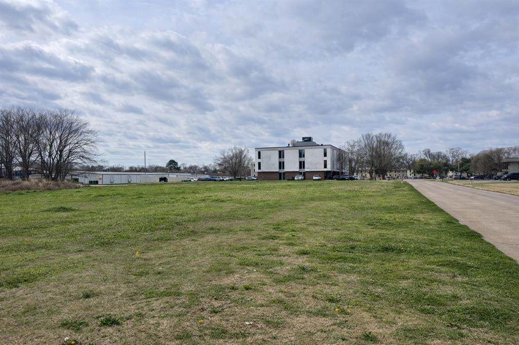 41384 Pointe Parkway - Photo 1