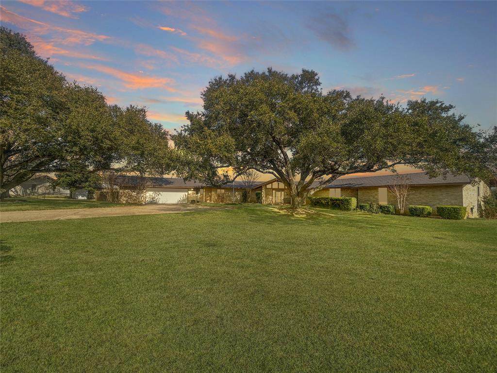 903 Hoover Avenue - Photo 1