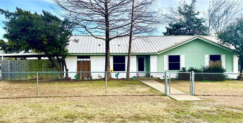 1116 Navarro - Photo 1
