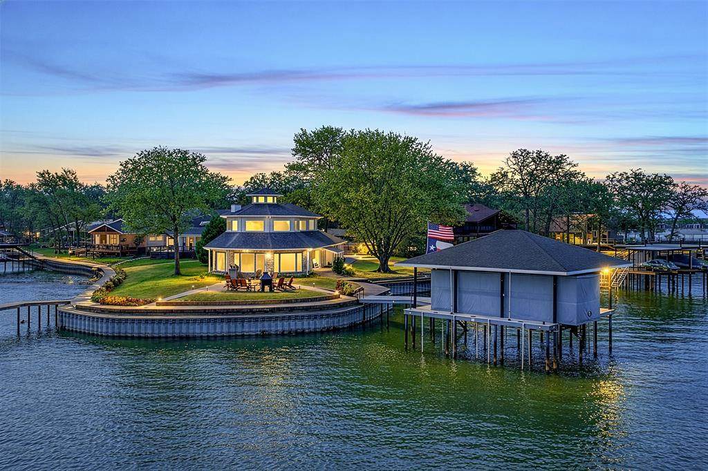 258 Lakeview Drive - Photo 1