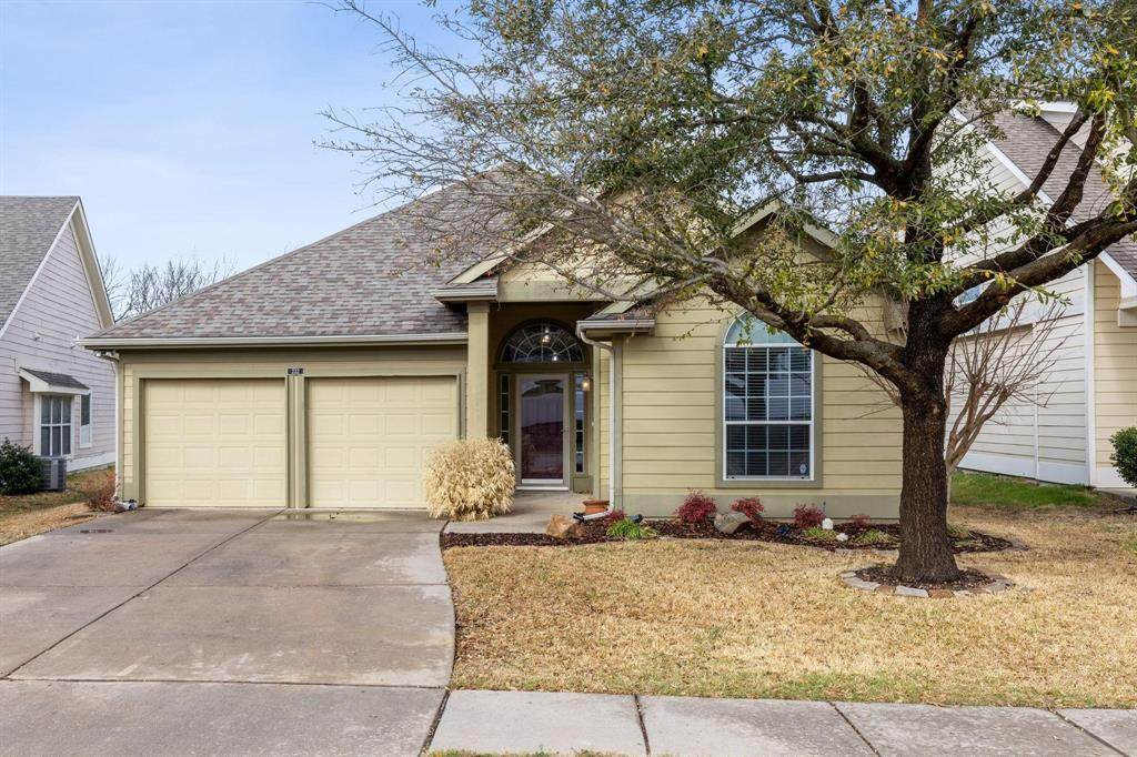 232 Creekview Drive - Photo 1