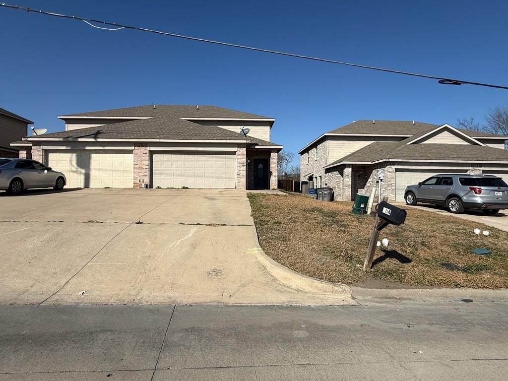 704 College Street - Photo 1