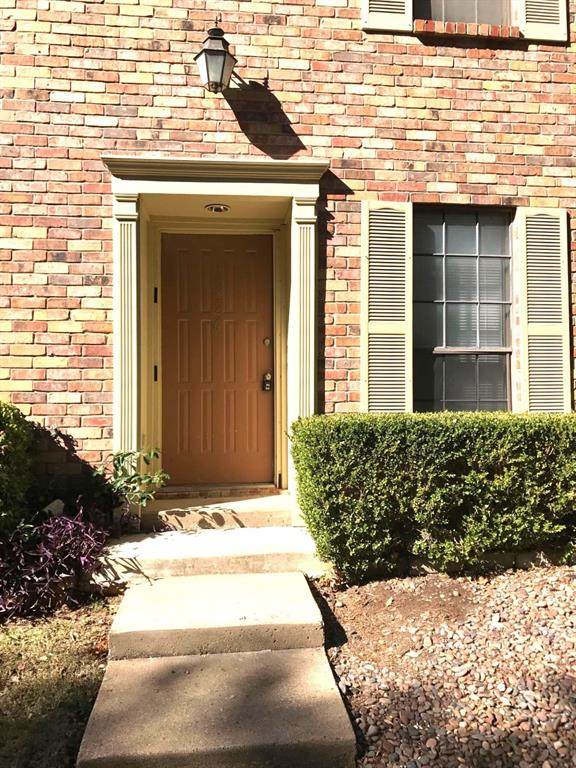 7326 Kingswood Circle - Photo 1