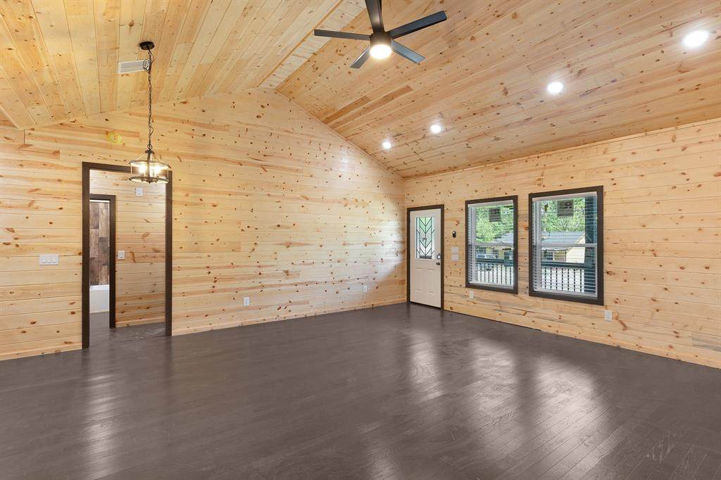 905 Walnut Street - Photo 1