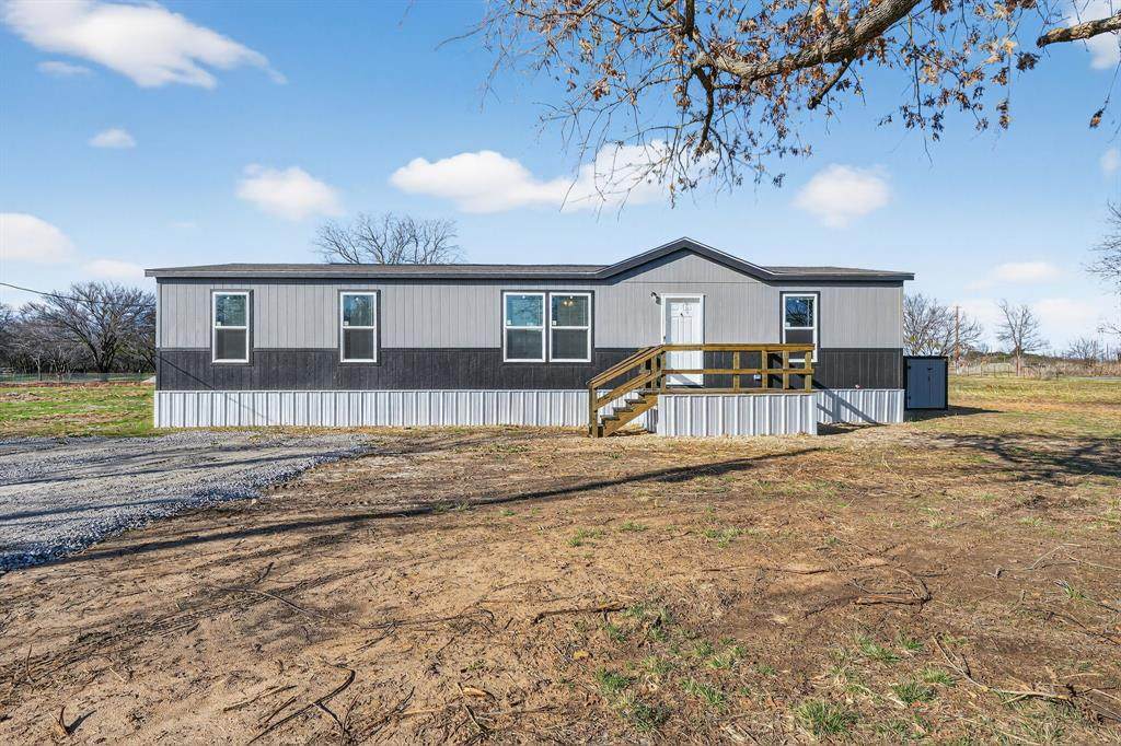 104 4th Street - Photo 1