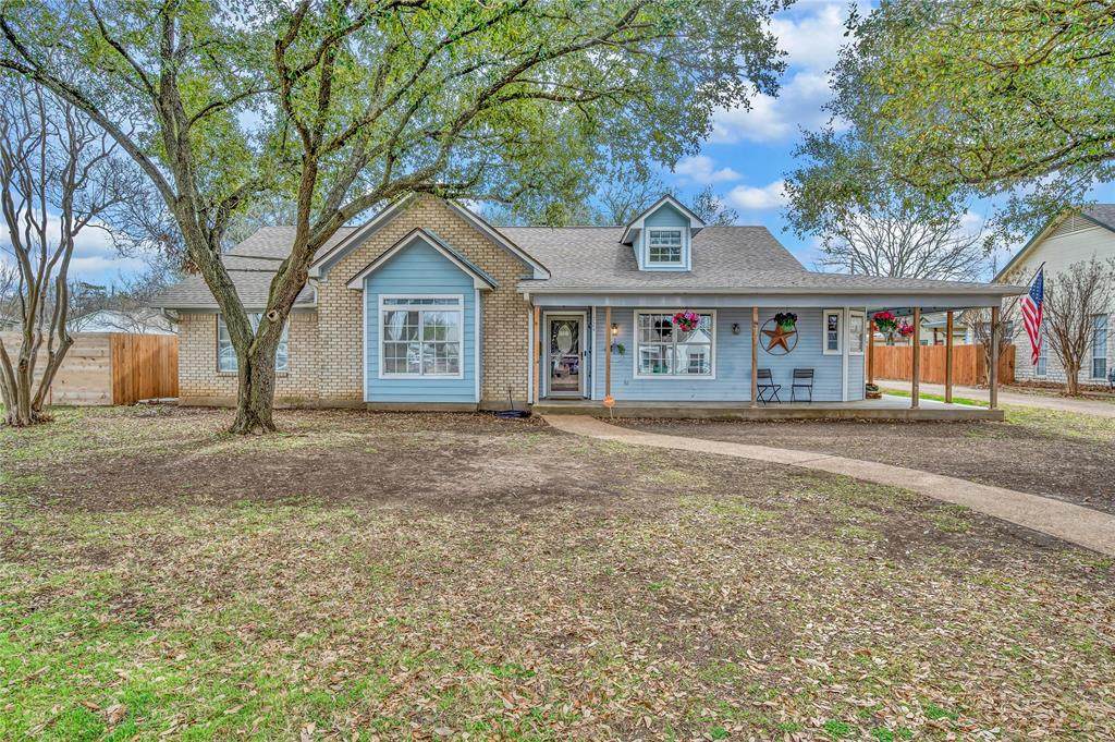 724 4th Street - Photo 1