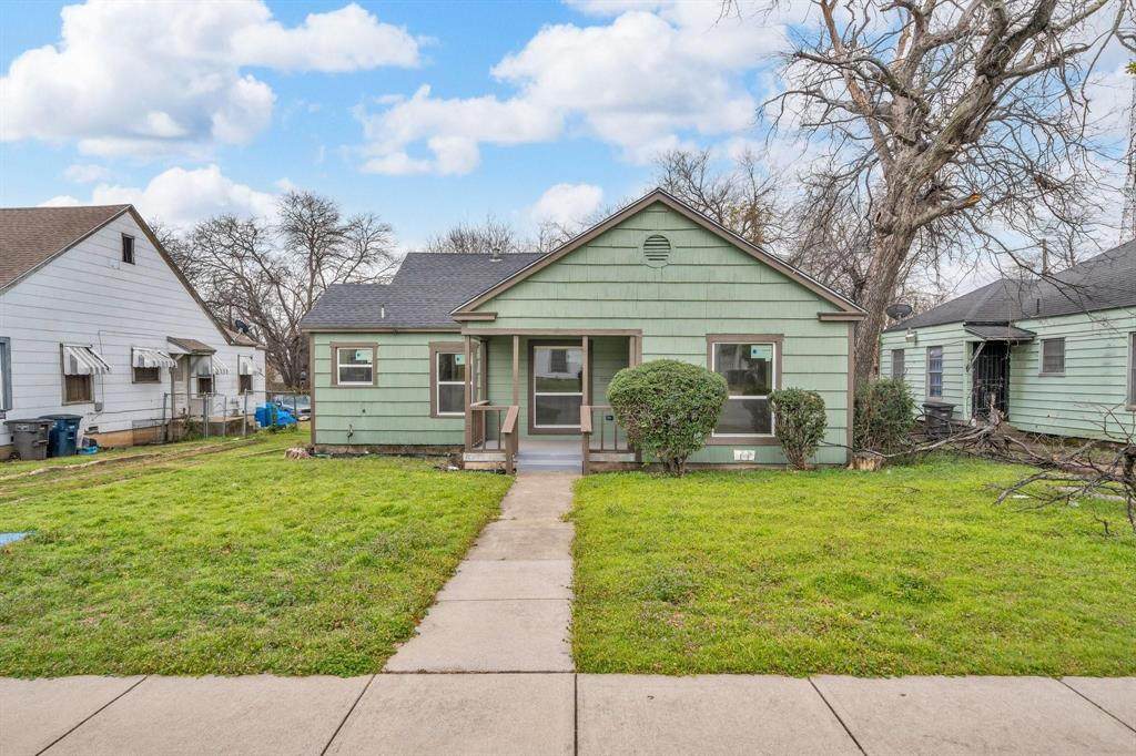 812 Robert Street - Photo 1