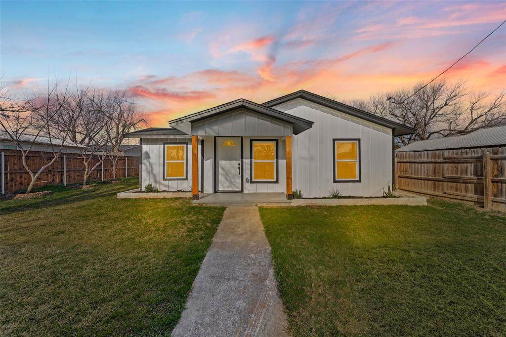 108 9th Street - Photo 1