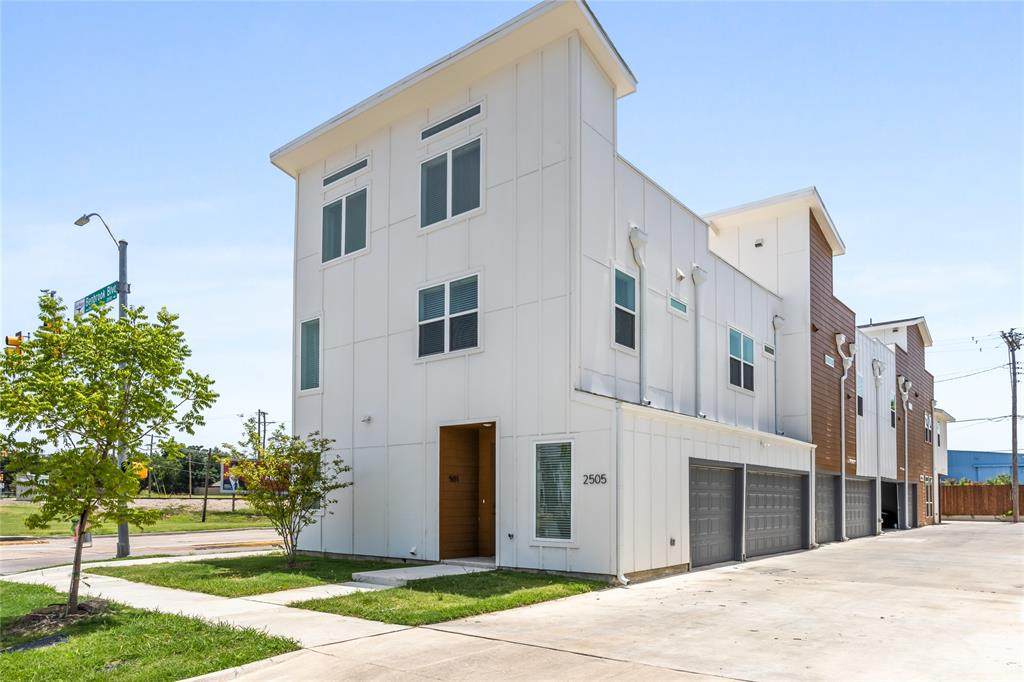 2505 Benbrook Boulevard - Photo 1