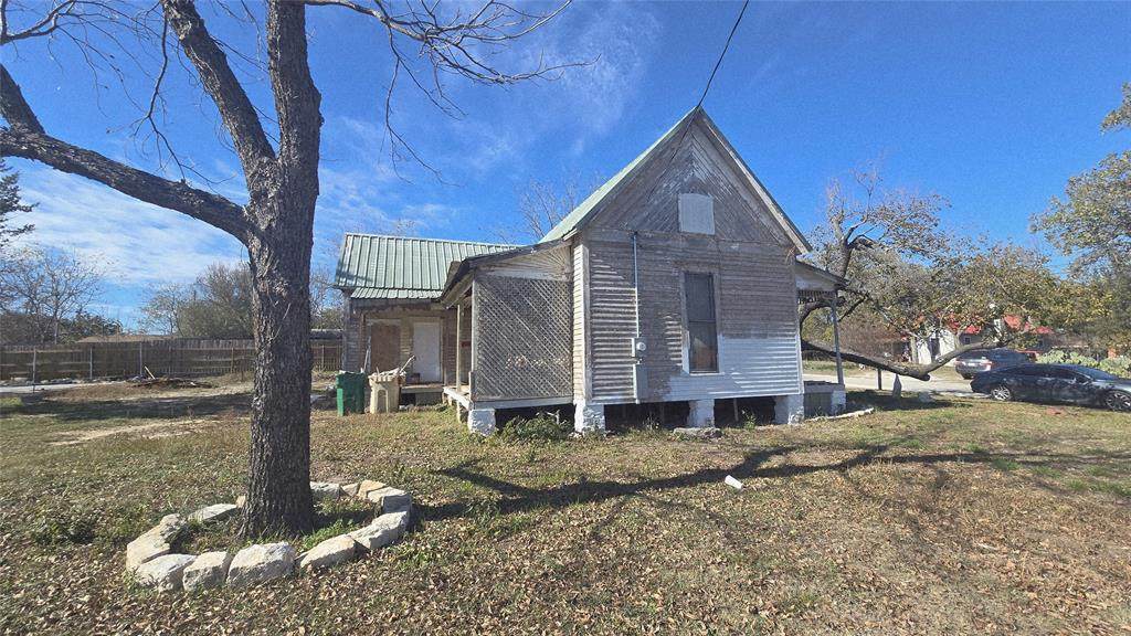 308 Duncan Avenue - Photo 1