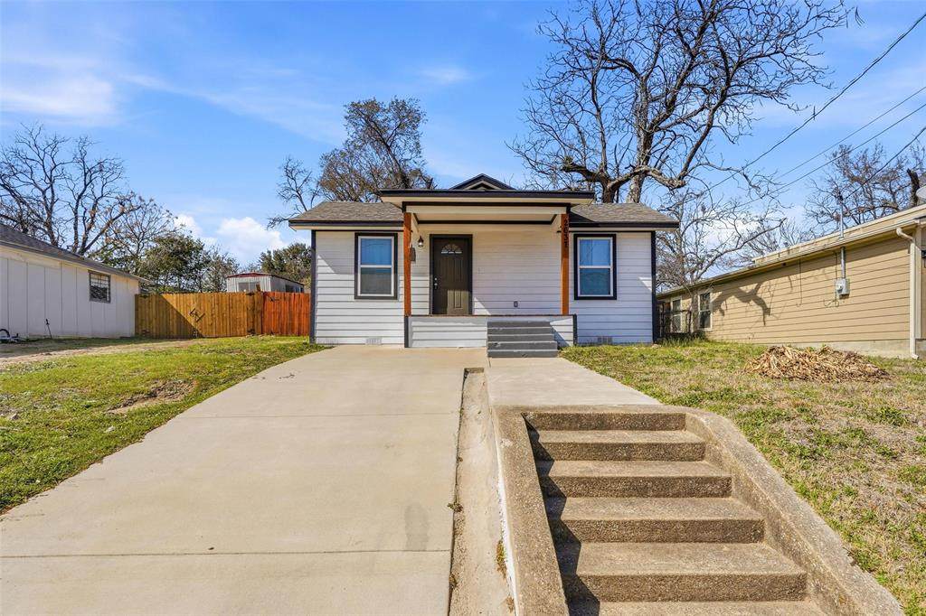 2637 Pine Street - Photo 1